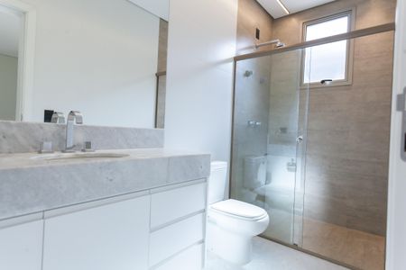 Casa de condomínio à venda com 548m², 4 quartos e 4 vagasBanheiro /Suite 1