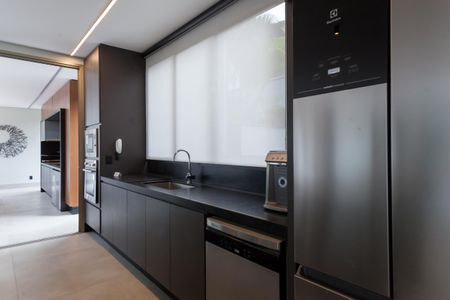 Casa de condomínio à venda com 548m², 4 quartos e 4 vagasCozinha