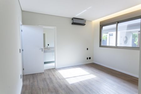 Casa de condomínio à venda com 548m², 4 quartos e 4 vagasSuite 1