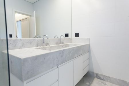 Casa de condomínio à venda com 548m², 4 quartos e 4 vagasBanheiro/Suite 4