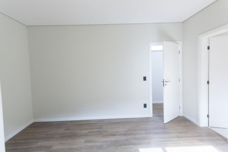 Casa de condomínio à venda com 548m², 4 quartos e 4 vagasSuite 1