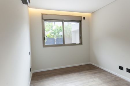 Casa de condomínio à venda com 548m², 4 quartos e 4 vagasSuite 3