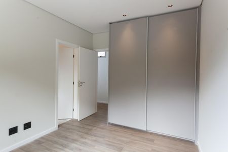 Casa de condomínio à venda com 548m², 4 quartos e 4 vagasSuite 3