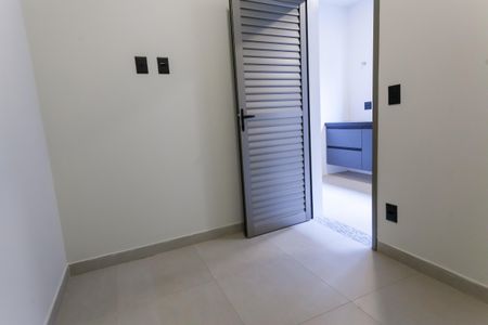 Casa de condomínio à venda com 548m², 4 quartos e 4 vagasQuarto de Serviço