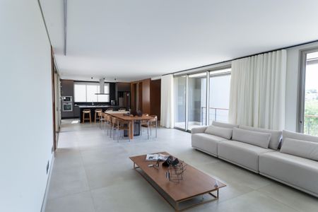 Casa de condomínio à venda com 548m², 4 quartos e 4 vagasSala