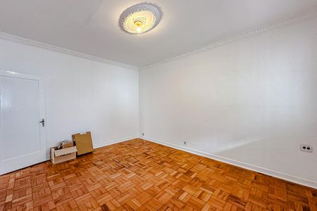 Casa à venda com 250m², 3 quartos e 3 vagasSala