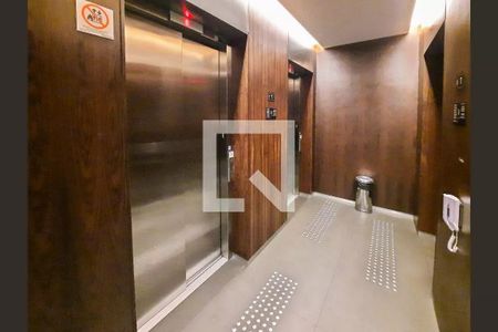 Studio à venda com 21m², 1 quarto e sem vaga Studio à venda com 21m², 1 quarto e sem vagaHall social