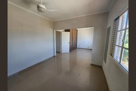 Casa à venda com 220m², 4 quartos e 6 vagas Casa à venda com 220m², 4 quartos e 6 vagasFoto 14