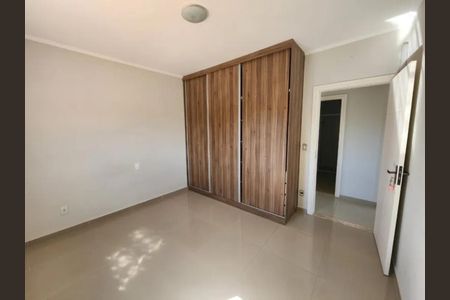 Casa à venda com 220m², 4 quartos e 6 vagas Casa à venda com 220m², 4 quartos e 6 vagasFoto 15