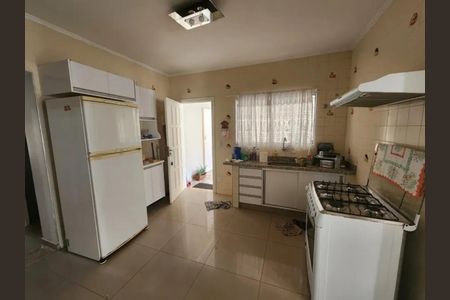 Casa à venda com 220m², 4 quartos e 6 vagas Casa à venda com 220m², 4 quartos e 6 vagasFoto 04