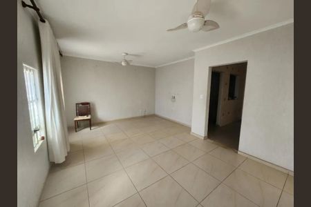 Casa à venda com 220m², 4 quartos e 6 vagas Casa à venda com 220m², 4 quartos e 6 vagasFoto 01