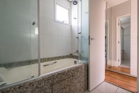 Apartamento à venda com 152m², 3 quartos e sem vaga Apartamento à venda com 152m², 3 quartos e sem vagaBanheiro Suíte 1