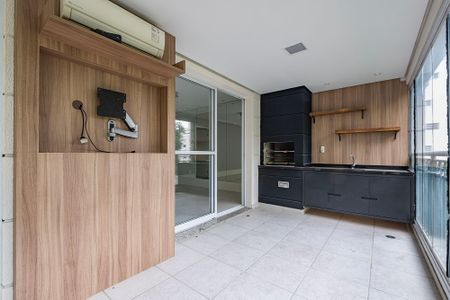 Apartamento à venda com 152m², 3 quartos e sem vaga Apartamento à venda com 152m², 3 quartos e sem vagaVaranda