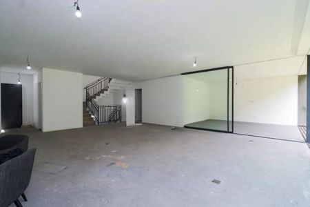 Casa de condomínio à venda com 548m², 4 quartos e 4 vagas