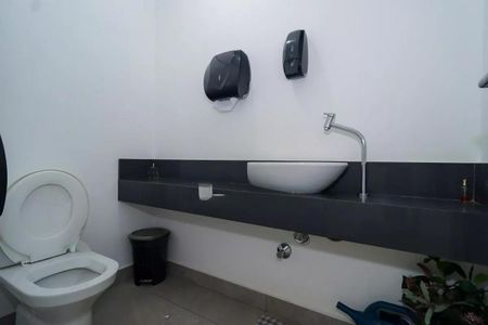 Casa de condomínio à venda com 548m², 4 quartos e 4 vagas