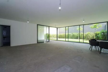 Casa de condomínio à venda com 548m², 4 quartos e 4 vagas