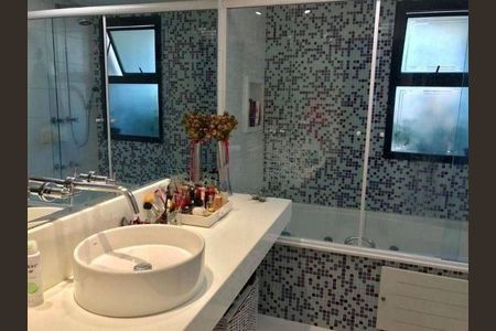 Apartamento à venda com 237m², 4 quartos e 3 vagas