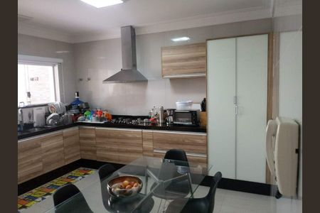 Casa à venda com 268m², 3 quartos e 3 vagas