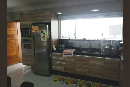 Casa à venda com 268m², 3 quartos e 3 vagas