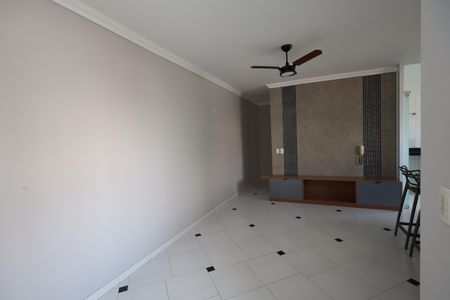 Sala de TV de apartamento para alugar com 2 quartos, 75m² em Jardim Bela Vista, Santo André