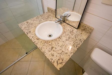 Apartamento para alugar com 75m², 2 quartos e 2 vagas Apartamento para alugar com 75m², 2 quartos e 2 vagasBanheiro social