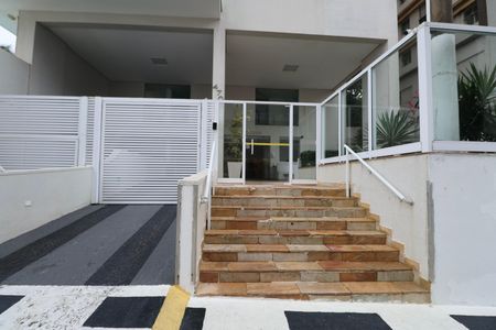 Apartamento para alugar com 120m², 4 quartos e 1 vaga Apartamento para alugar com 120m², 4 quartos e 1 vagaFachada