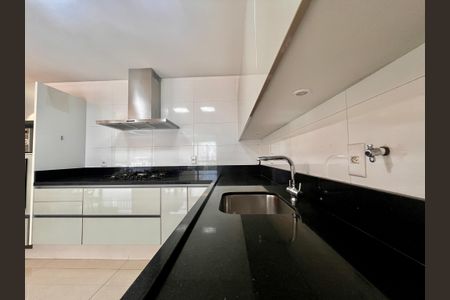 Apartamento à venda com 186m², 3 quartos e 3 vagasCozinha 