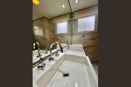 Apartamento à venda com 186m², 3 quartos e 3 vagasBanheiro Suíte 2