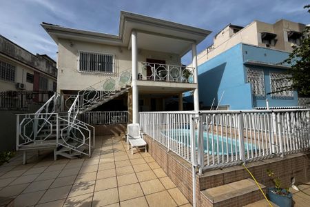 Casa à venda com 184m², 4 quartos e 4 vagasPiscina