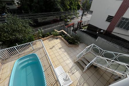 Casa à venda com 184m², 4 quartos e 4 vagasPiscina