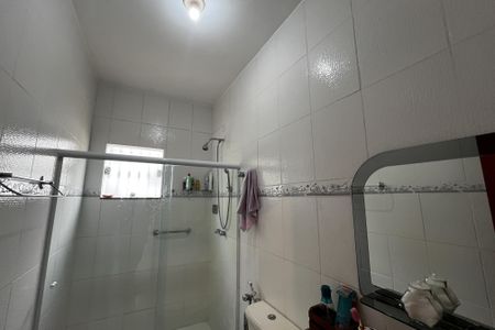 Casa à venda com 184m², 4 quartos e 4 vagasBanheiro 2