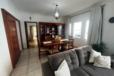 Casa à venda com 184m², 4 quartos e 4 vagasSala