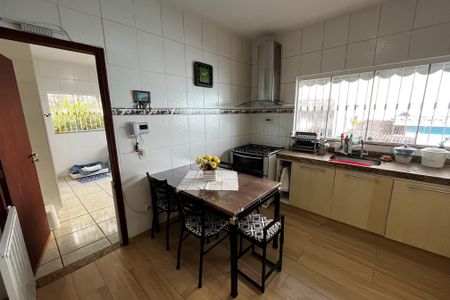 Casa à venda com 184m², 4 quartos e 4 vagasCozinha
