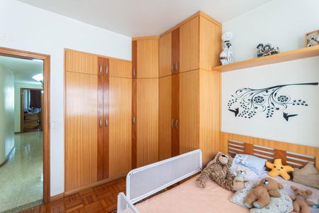 Apartamento à venda com 130m², 3 quartos e 2 vagasQuarto 2