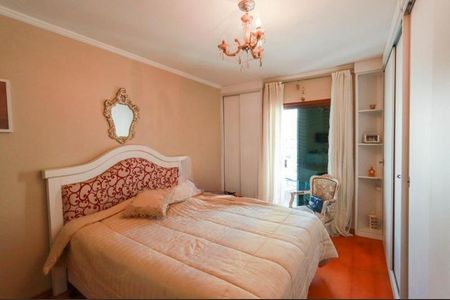 Casa à venda com 220m², 4 quartos e 4 vagas Casa à venda com 220m², 4 quartos e 4 vagasFoto 06