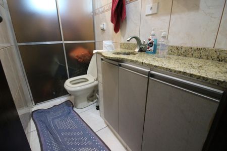 Casa à venda com 356m², 3 quartos e 2 vagasBanheiro 4