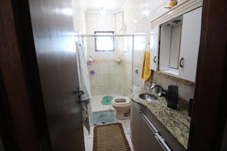 Casa à venda com 356m², 3 quartos e 2 vagasBanheiro da Suíte 1