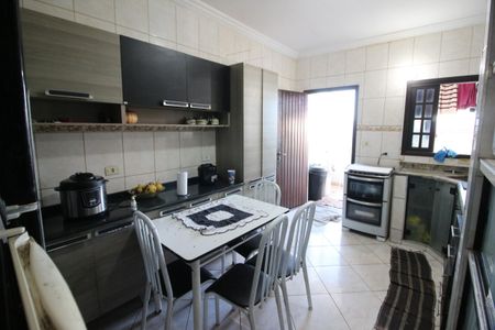 Casa à venda com 356m², 3 quartos e 2 vagasCozinha