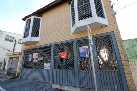 Casa à venda com 356m², 3 quartos e 2 vagasFachada