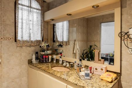 Casa à venda com 287m², 2 quartos e 2 vagas Casa à venda com 287m², 2 quartos e 2 vagasBanheiro da Suíte 1