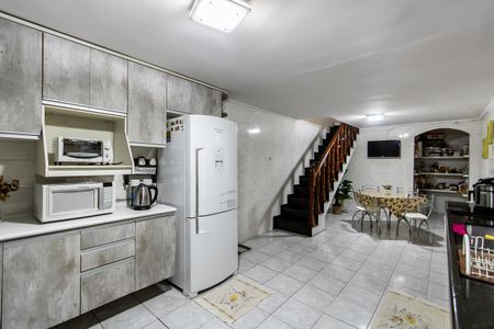 Casa à venda com 287m², 2 quartos e 2 vagas Casa à venda com 287m², 2 quartos e 2 vagasCozinha