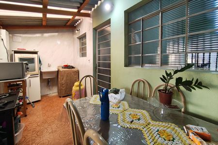 Casa à venda com 80m², 2 quartos e 4 vagasÁrea de Serviço