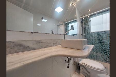 Casa à venda com 140m², 3 quartos e 2 vagasBanheiro 2