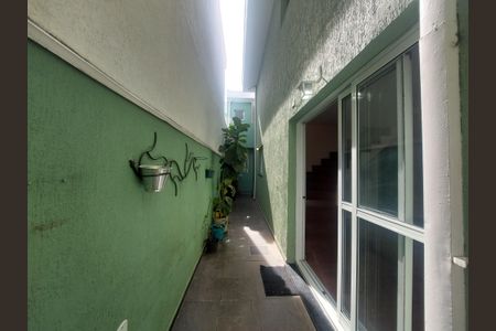 Casa à venda com 140m², 3 quartos e 2 vagasCorredor Externo