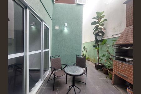 Casa à venda com 140m², 3 quartos e 2 vagasQuintal