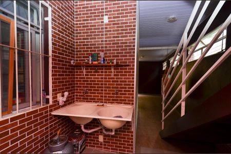 Casa à venda com 218m², 2 quartos e 2 vagas Casa à venda com 218m², 2 quartos e 2 vagasArea serviço