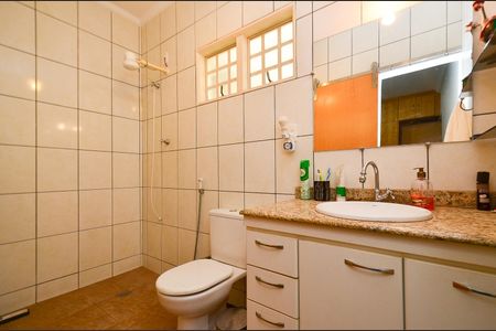 Casa à venda com 218m², 2 quartos e 2 vagas Casa à venda com 218m², 2 quartos e 2 vagasBanheiro suite