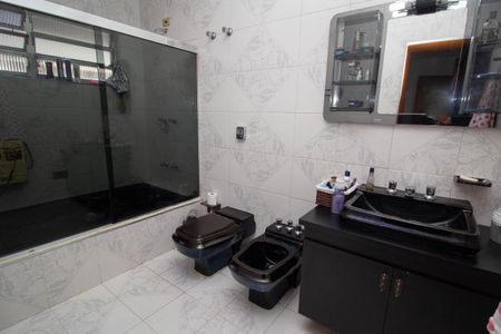 Casa à venda com 170m², 3 quartos e 2 vagas Casa à venda com 170m², 3 quartos e 2 vagasBanheiro da Suíte