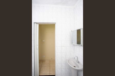 Casa à venda com 125m², 2 quartos e 2 vagasBanheiro Casa 1