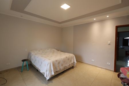 Casa à venda com 250m², 3 quartos e 3 vagasSuíte